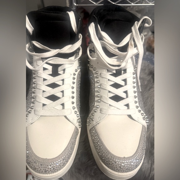 STEVE MADDEN SPIKED RHINESTONE HIGH-TOPS💕 - Picture 1 of 3
